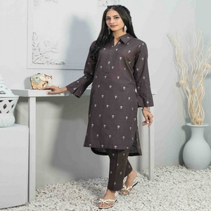 Hermosa y Elegante ropa informal de algodón de 2 piezas para damas Hermosa colección de bordado de Tawakkal Volume BASICS para adultos - Product Image 5