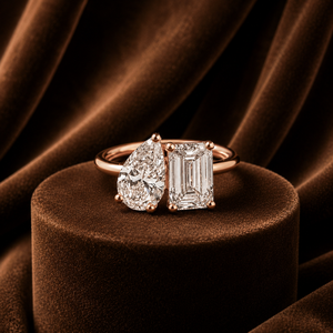 แหวนแต่งงาน Toi Et Moi Pear & Emerald Diamond ประดับเพชรและมรกต ชุบทองคำชมพู แหวนหมั้นผู้หญิง ดีไซน์หรูหรา แหวนขอแต่งงานประดับโมอิสซาไนต์ - Product Image 1