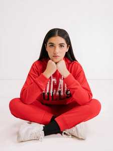 Sweat à capuche décontracté en toile rouge pour femme, personnalisable avec logo frontal, idéal pour l'hiver et l'automne, prix abordable sur le marché - Product Image 3