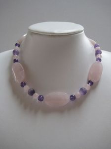 Collar de Resina Tradicional de Alta Demanda con Joyería de Lujo Hecha a Mano para Mujer, Cadena de Cuentas con Diseño de Paz, Regalo - Product Image 2