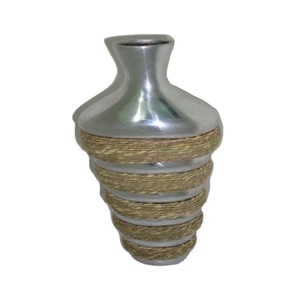 Florero de aluminio decorativo de suelo y Jardín de diseño personalizado de plata de Venta caliente - Product Image 1