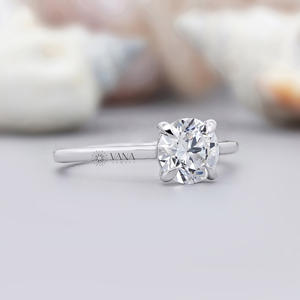 Bague de fiançailles et de mariage pour homme en or blanc 18 carats avec moissanite taille brillant simple de 1,00 carat, cadeau tendance pour demande en mariage ou anniversaire - Product Image 2