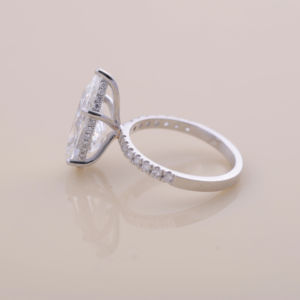 Anillo de Compromiso con Diamante Cultivado en Laboratorio de Corte Marquesa de 5.03CT, Oro Blanco, Rosa y Amarillo de 14K, Banda Pavé, Anillo Nupcial - Product Image 4