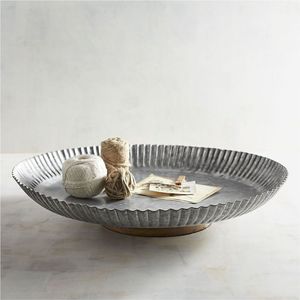 Wholesale Industrial Farmhouse Corrugated Metal <b>Cake</b> <b>Stand</b> Pedestal with Wood <b>Stand</b> Vintage Dessert Display Platter for Event - Product Image 1