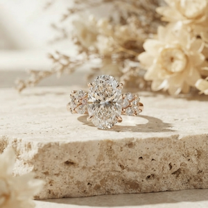แหวนเพชรทรงรี 2 กะรัต ทองคำขาว 14K ประดับเพชรสามเม็ด ดีไซน์หรูหราจาก Pragalbh Jewels แหวนหมั้นเพชรแท้ เครื่องประดับชั้นดี - Product Image 3