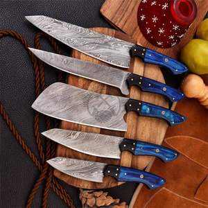 Nuevo Juego de Cuchillos de Cocina Profesionales de 5 Piezas, Hechos a Mano con Acero de Damasco, Edición de Marca, Mango de Madera Pakka Azul - Product Image 4