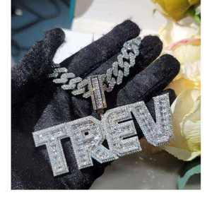 Pendentif Lettre TREV Plaqué Argent avec Strass en Cristal, Bijou Hiphop Tendance pour Homme - Product Image 1