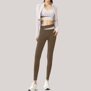Ensemble de yoga 3 pièces sans couture pour femme OEM : T-shirt, short cycliste, haut long, soutien-gorge de sport taille haute respirant et écologique - Product Image 1