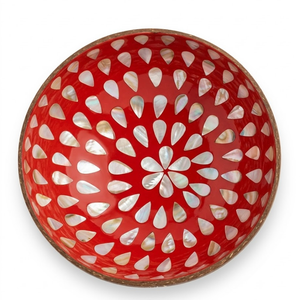 Bol en coquille de noix de coco avec motifs gravés détaillés, matériau éco-responsable, surface de cuisine lisse et polie - Product Image 2