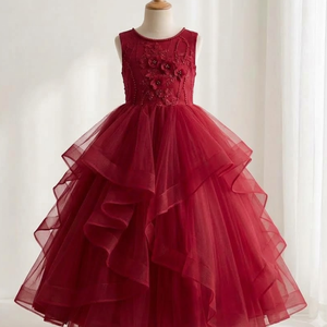 Robe de demoiselle d'honneur blanche de luxe à fleurs 3D, en organza superposé, style robe de bal, longueur ras du sol, pour cérémonie de mariage, Tutupetti du Vietnam - Product Image 2