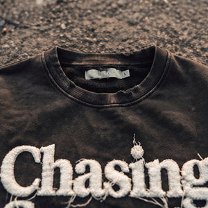 เสื้อสเวตเชิ้ตปักลายแบบดิสเทรสสำหรับผู้ชาย ผ้าฟลีซคอตตอนหนา 450 GSM เสื้อสเวตเชิ้ตดิสเทรสปักลายสำหรับผู้ชาย - Product Image 4