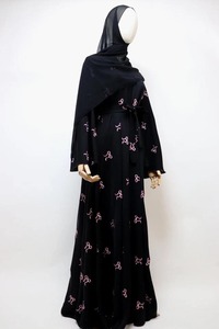 Robe Abaya Musulmane de Qualité Supérieure pour Femme, Coupe Ample, Mode Islamique Modeste pour le Quotidien, la Prière et les Voyages – En Vente - Product Image 6