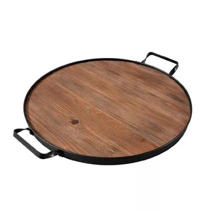 Majestuosa Bandeja Redonda de Madera para Servir con Asas Metálicas, Diseño Retro Hecho a Mano, Platos y Vajilla de Madera Sólida, Hermosa Bandeja de Madera - Product Image 4