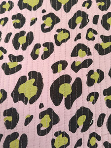 Edredón Moderno Reversible de Algodón Acolchado con Estampado de Leopardo, Lavable a Máquina, Personalizable, Multiforma - Product Image 3