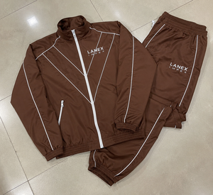 เสื้อแจ็คเก็ตวินด์เบรกเกอร์สีน้ำตาลสำหรับผู้ชาย แบบมีซิป น้ำหนักเบา เหมาะสำหรับเล่นกีฬาและฝึกซ้อม ผลิตจากโพลีเอสเตอร์คุณภาพสูง สวมใส่สบาย เหมาะสำหรับกิจกรรมกลางแจ้ง รับผลิตแบบ OEM - Product Image 6