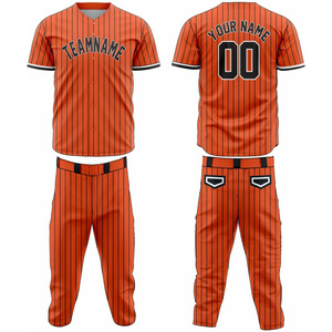 Ensemble d'uniformes de baseball haute performance avec coutures durables, fabricant de vêtements de baseball personnalisés spécialisé dans les uniformes d'équipe - Product Image 1