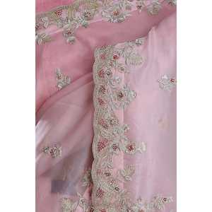 Sari de Diseño con Bordado Multicapa, Codificación y Lentejuelas para Moda India y Pakistaní - Product Image 1