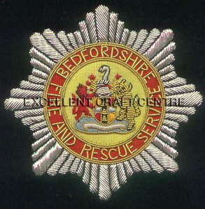 Écusson brodé personnalisé BEDFORDSHIRE avec motif aigle couronné, à coudre en dentelle, badge en tissu avec épingle de sûreté pour vêtement, style circulaire - Product Image 3