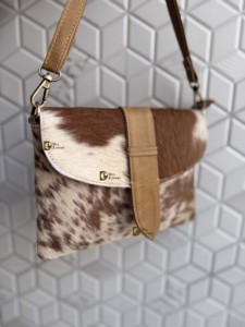 Bolso Bandolera de Cuero Vacuno Nuevo al por Mayor, Estilo Western con Pelo, Elegante Bolso de Mano Bohemio con Correa para Muñeca, Bolso Multiusos para Mujer - Product Image 2