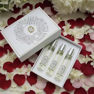 3 x 10 ml Eau de Parfum hecha con ingredientes naturales de Francia, aroma floral, frutal y amaderado, duradero y agradable. Empaque aleatorio. - Product Image 6