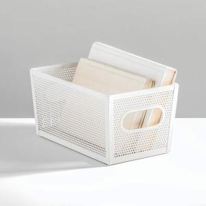 ตะกร้าเก็บของโลหะแบบมีรูระบายอากาศ แข็งแรง ทนทาน สำหรับจัดระเบียบตู้เก็บของในบ้าน - Product Image 1