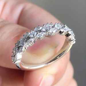 Bague demi-éternité en moissanite taille marquise et princesse pour femme, en argent 925 original, idéale pour demande en mariage ou cadeau pour les amoureux - Product Image 1