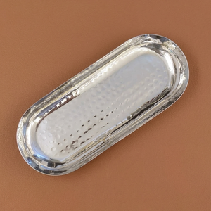 Bandeja de Servicio de Metal Plateado Martillado de Lujo, Forma de Cápsula, para Hoteles y Boutiques, Elegante Bandeja para Postres, Nueces y Joyas - Product Image 1
