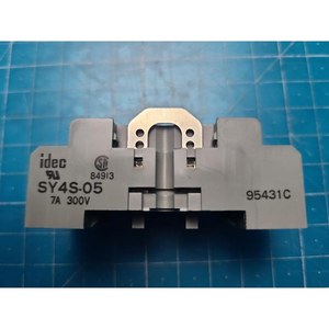 Prise de relais 4 pôles IDEC SY4S-05, utilisée telle qu'elle est, pièces d'équipement semi-conducteur d'époque - Product Image 6