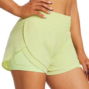 Vêtements de sport pour femmes avec logo personnalisé, shorts intégrés 2 en 1, tenue de performance pour les clubs de fitness et les équipes sportives - Product Image 1