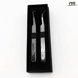 Pince à épiler pour extensions de cils RMI en acier inoxydable noir de haute qualité, 90 degrés, 12 cm / 14 cm / Lot de 2 pièces avec emballage en boîte noire - Product Image 5