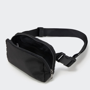 Nouveauté : Sac banane personnalisé avec logo et design, couleur unie, style tendance, sacs de ceinture, d'épaule et de poitrine pour la randonnée - Product Image 3