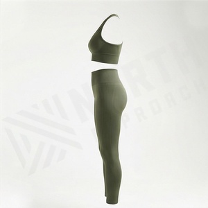 ชุดโยคะไซส์ใหญ่สำหรับผู้หญิง ชุดออกกำลังกายสองชิ้น ผ้าไร้ตะเข็บ ยืดหยุ่นสูง กางเกงเลกกิ้งเอวสูง เสื้อชั้นในแบบ Racerback ชุดออกกำลังกาย - Product Image 3