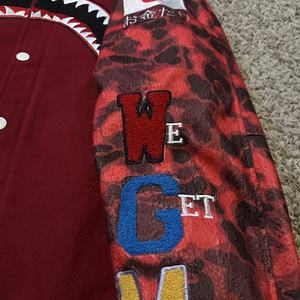 Chaqueta de béisbol de invierno Logotipo bordado Fabricante directo Alta calidad Letterman Varsity Chaquetas Stand Collar Tamaños personalizados - Product Image 5