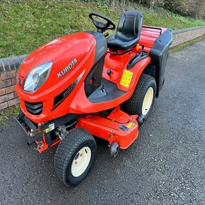 Tracteur agricole Kubota 4x4 d'occasion avec moteur, boîte de vitesses, pompe et surveillance à distance pour l'agriculture - Product Image 1