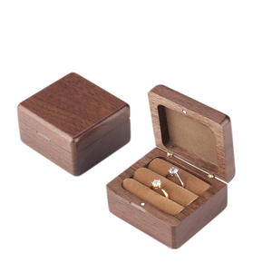 Caja de Joyería Portátil Rectangular de Madera Maciza Personalizada con Tapa Magnética, Forro de Terciopelo, Organizador de Anillos y Collares, Estuche de Regalo - Product Image 2
