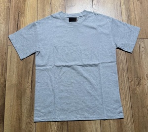 T-shirt unisexe de haute qualité personnalisable, en coton, style unique avec impression personnalisée, logo brodé, manches courtes. - Product Image 2