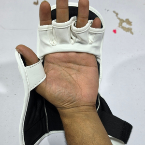 ถุงมือชกมวยหนังสีขาวสำหรับฝึกซ้อม MMA แบบติดตีนตุ๊กแก ปรับสายรัดข้อมือได้ ระบายความชื้น น้ำหนักเบา สำหรับผู้ใหญ่ - Product Image 6