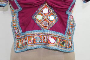 Miroir Tribal Banjara Vintage-Travail Choli Top Kuchi Rabari Danse du ventre Rabari Choli Dos Moins Choli - Product Image 3