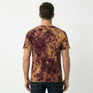 Camiseta Personalizada para Hombre con Lavado Mineral y Aspecto Retro Desgastado - Product Image 2