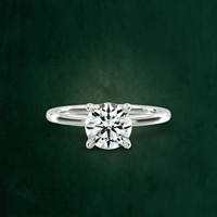Bague solitaire Vivienne en or massif 18 carats, taille brillant rond, avec tige Euro et sertissage à griffes, personnalisable OEM B2B