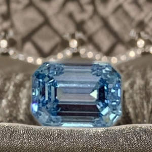 เพชรทรงเหลี่ยมมรกต CVD สร้างในห้องปฏิบัติการ ขนาด 1-10 กะรัต ความใส VVS ได้รับการรับรองจาก GIA ขายส่ง IGI สำหรับเครื่องประดับแบบหลวมสีน้ำเงิน - Product Image 3