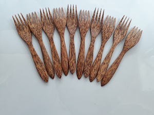 Cuillère en bois de coco bio et écologique, best-seller |   Cuillère de cuisine 100% naturelle et zéro déchet - Product Image 2