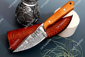 Cuchillo de caza profesional de alta calidad, forjado a mano en acero de Damasco, con hoja de espiga completa y punta recta, para exteriores, con funda de cuero. - Product Image 5