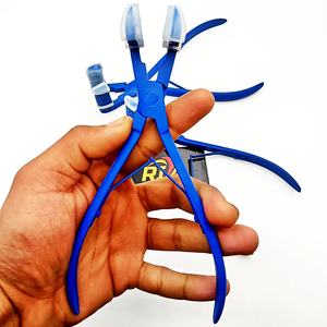 Pinzas de Acero Inoxidable Ecológicas de Alta Calidad para Extensiones de Cabello, con Punta Plana y Mango Azul, Hechas a Mano - Product Image 6