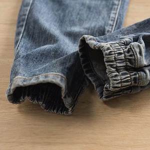Jeans personnalisés en gros pour hommes, style streetwear hip-hop, à ourlet brut, coupe ample, délavés par le soleil, bleu foncé, jambe large et droite - Product Image 6