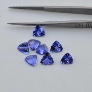 6mm Natural azul tanzanita facetada trillón corte piedra preciosa suelta tanzanita hecha a mano para joyería pulsera fabricación de anillos al mejor precio - Product Image 1
