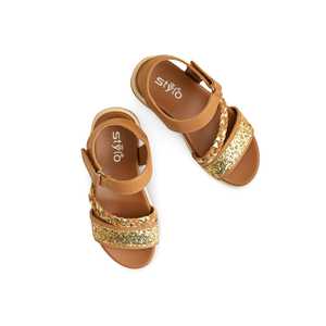 Sandalia Formal Tacón Marrón Niña Modelo KD5714 - Product Image 1