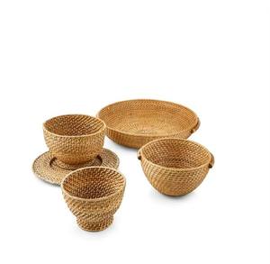 Un mélange fantastique de beauté artistique et de praticité définit la magnifique corbeille à fruits en rotin, soigneusement conçue par KHOOSI OVERSEAS. - Product Image 4