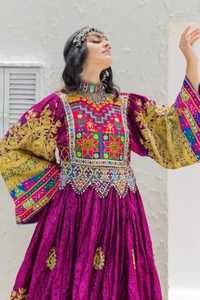 Nouvelle robe afghane vintage pour femme, brodée à la main, style Kuchi, lourde, avec pièces de monnaie anciennes - Product Image 5