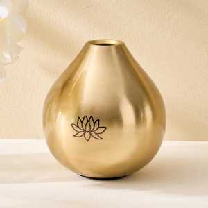 Vase à fleurs en métal fait main, finition or de luxe, résistant à la rouille, gravure de lotus, centre de table décoratif moderne pour la maison, l'hôtel, la table - Product Image 1